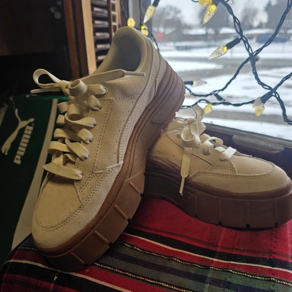 Puma Womens Beige Platform Sneakers - Picture 3 of 12